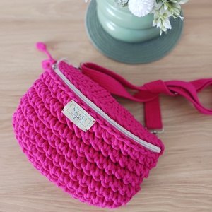 Fukszia horgolt övtáska/crossbody - Meska.hu