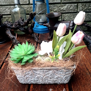 Betonkaspós tavaszi dekoráció tulipánnal - Meska.hu