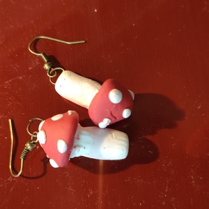 Gomba fülbevaló - légyölő galóca (Amanita muscaria) - ékszer - fülbevaló - lógó fülbevaló - Meska.hu Gomba fülbevaló - légyölő galóca (Amanita muscaria) - ékszer - fülbevaló - lógó fülbevaló - Meska.hu