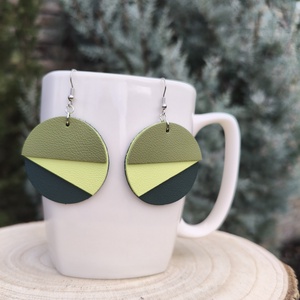 Zöld félhold bőr füli , Ékszer, Fülbevaló, Lógós kerek fülbevaló, Bőrművesség, MESKA