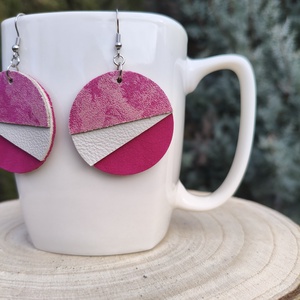 Rózsaszín félhold bőr füli  - ékszer - fülbevaló - lógós kerek fülbevaló - Meska.hu