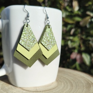 Zöld-Lime gyémánt bőr füli , Ékszer, Fülbevaló, Lógó fülbevaló, Bőrművesség, Termékeim bőripari hulladék bőrből készülnek, így ez a lime , zöld  fülbevaló is. Bőr függelék hoss..., MESKA