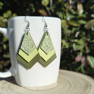 Zöld-Lime gyémánt bőr füli  - ékszer - fülbevaló - lógó fülbevaló - Meska.hu
