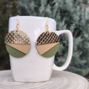 Arany - zöld félhold bőr füli  - ékszer - fülbevaló - lógós kerek fülbevaló - Meska.hu