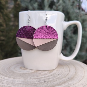 Pink-barna félhold bőr füli  - ékszer - fülbevaló - lógós kerek fülbevaló - Meska.hu