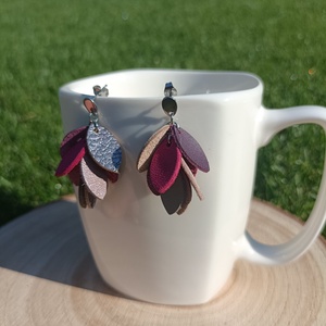 Pink-lila levelek bőr füli , Ékszer, Fülbevaló, Lógó fülbevaló, Bőrművesség, MESKA