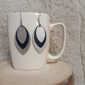 Ezüst - sötétkék  bőr füli , Ékszer, Fülbevaló, Lógó fülbevaló, Bőrművesség, MESKA