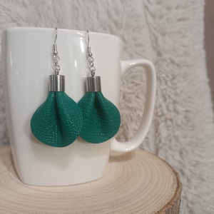 Türkiz zöld bőr füli - ékszer - fülbevaló - lógós kerek fülbevaló - Meska.hu