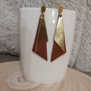 Arany-barna  bőr füli  - ékszer - fülbevaló - lógó fülbevaló - Meska.hu