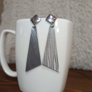 Fémes ezüst bőr füli  - ékszer - fülbevaló - lógó fülbevaló - Meska.hu