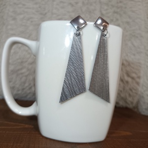 Fémes ezüst bőr füli  - ékszer - fülbevaló - lógó fülbevaló - Meska.hu