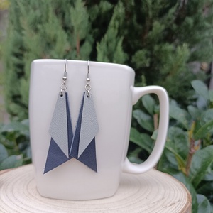 Ezüst-sötétkék  bőr füli  - ékszer - fülbevaló - lógó fülbevaló - Meska.hu