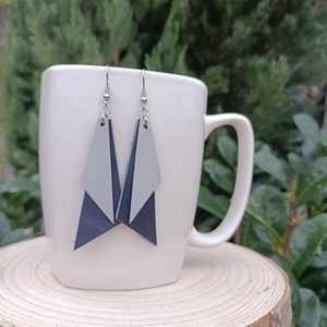 Ezüst-sötétkék  bőr füli  - ékszer - fülbevaló - lógó fülbevaló - Meska.hu