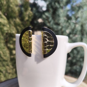 Fekete -aranykrokkó bőr füli  - ékszer - fülbevaló - lógó fülbevaló - Meska.hu