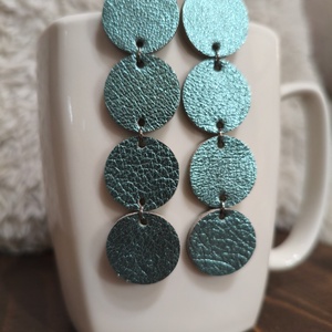 Türkiz körök bőr füli  - ékszer - fülbevaló - lógó fülbevaló - Meska.hu