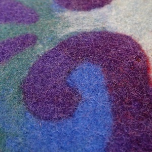 Szárnyas nemez falvédő, egyedi, kézzel készült - ékszer - ékszerszett - Meska.hu