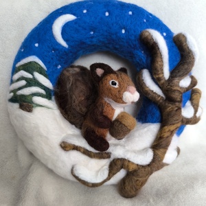 Tűnemezelt ajtódísz mókussal, Otthon & Életmód, Dekoráció, Ajtó- és ablak dekoráció, Ajtódísz & Kopogtató, Nemezelés, MESKA