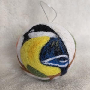 Tűnemezelt karácsonyfadísz - széncinege, Karácsony, Karácsonyi lakásdekoráció, Karácsonyfadíszek, Nemezelés, MESKA