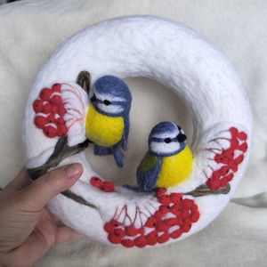 Tűnemezelt ajtódísz - kékcinegék - otthon & életmód - dekoráció - ajtó- és ablak dekoráció - ajtódísz & kopogtató - Meska.hu