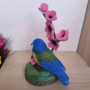 Cinege virágzó faágon - asztaldísz  - otthon & életmód - dekoráció - asztal és polc dekoráció - asztaldísz - Meska.hu