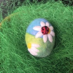 Húsvéti tojás tűnemezeléssel - Katica - ünnepi díszek, dekorációk - húsvéti díszek és dekorációk - húsvéti tojás, hímestojás - Meska.hu