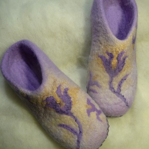 Nemezpapucs női lila tulipános 37-es méret - Meska.hu