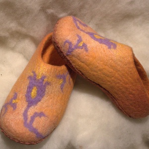 Nemezpapucs tulipán mintával, házicipő, mamusz 37-es méret - ruha & divat - cipő & papucs - mamusz & házicipő - Meska.hu