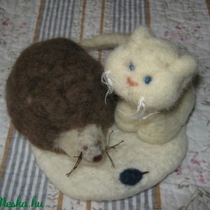 nemez sün - cica párna -  - Meska.hu