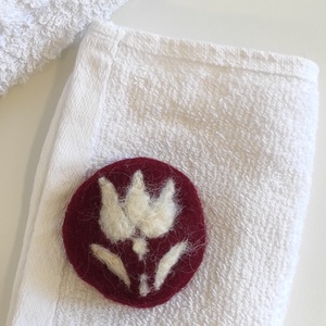 Fehér tulipános nemez szappan - szépségápolás - szappan & fürdés - fürdősó, fürdőgolyó, habfürdő - Meska.hu