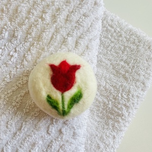 Szeretem a tulipánt :)  nemezelt szappan - Meska.hu
