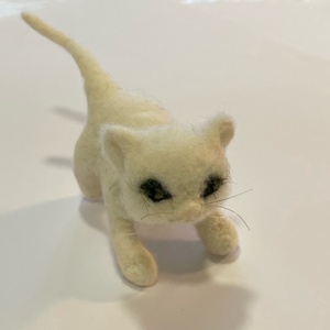 Fehér cica - nemez figura - játék & sport - plüssállat & játékfigura - cica - Meska.hu Fehér cica - nemez figura - játék & sport - plüssállat & játékfigura - cica - Meska.hu