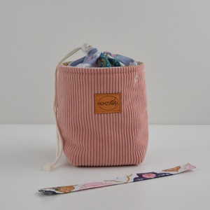 Kis méretű behúzós projekt táska kézimunkához (rózsaszín) - táska & tok - kézitáska & válltáska - kézitáska - Meska.hu Kis méretű behúzós projekt táska kézimunkához (rózsaszín) - táska & tok - kézitáska & válltáska - kézitáska - Meska.hu