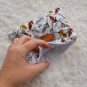 Kis cipzáros nesszeszer (őszi leveles) - táska & tok - kézitáska & válltáska - belső rendező - Meska.hu Kis cipzáros nesszeszer (őszi leveles) - táska & tok - kézitáska & válltáska - belső rendező - Meska.hu