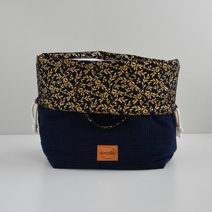 Nagy méretű behúzós projekt táska kézimunkához (sötétkék kordbársony) - táska & tok - kézitáska & válltáska - kézitáska - Meska.hu