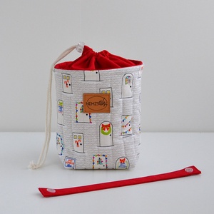 Kis méretű behúzós projekt táska kézimunkához (karácsonyi ajtós) - táska & tok - kézitáska & válltáska - kézitáska - Meska.hu