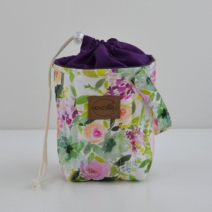 Kis méretű behúzós projekt táska kézimunkához (lila virágos), Táska & Tok, Kézitáska & válltáska, Kézitáska, Varrás, MESKA