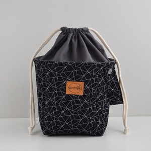 Közepes méretű behúzós projekt táska kézimunkához (fekete geometrikus), Táska & Tok, Kézitáska & válltáska, Kézitáska, Varrás, MESKA