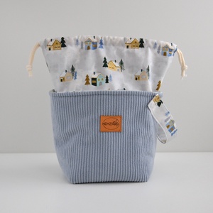 Közepes méretű behúzós projekt táska kézimunkához (világoskék téli házas kordbársony) - táska & tok - kézitáska & válltáska - kézitáska - Meska.hu