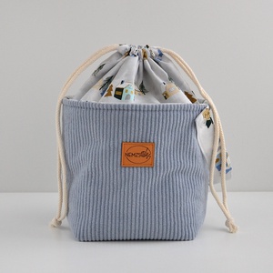 Közepes méretű behúzós projekt táska kézimunkához (világoskék téli házas kordbársony) - Meska.hu