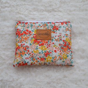 Kis cipzáros nesszeszer (apró virágos), Táska & Tok, Kézitáska & válltáska, Belső rendező, Varrás, MESKA