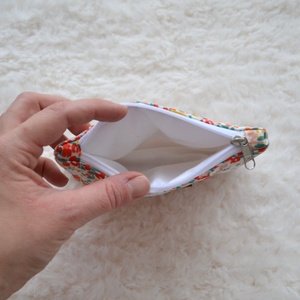 Kis cipzáros nesszeszer (apró virágos) - táska & tok - kézitáska & válltáska - belső rendező - Meska.hu