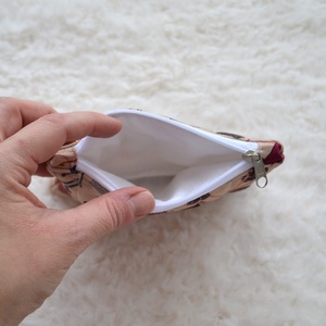 Kis cipzáros nesszeszer (fonalas) - táska & tok - kézitáska & válltáska - belső rendező - Meska.hu