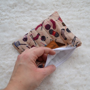 Kis cipzáros nesszeszer (fonalas) - táska & tok - kézitáska & válltáska - belső rendező - Meska.hu