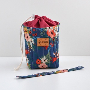 Kis méretű behúzós projekt táska kézimunkához (kék virágos) - táska & tok - kézitáska & válltáska - kézitáska - Meska.hu