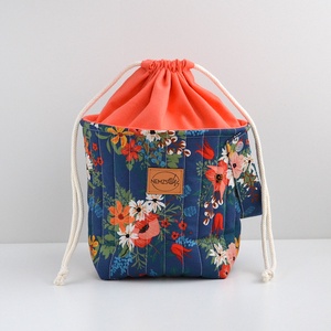 Közepes méretű behúzós projekt táska kézimunkához (kék virágos), Táska & Tok, Kézitáska & válltáska, Kézitáska, Varrás, MESKA