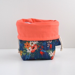 Közepes méretű behúzós projekt táska kézimunkához (kék virágos) - táska & tok - kézitáska & válltáska - kézitáska - Meska.hu