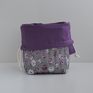 Közepes méretű behúzós projekt táska kézimunkához (lila rózsás) - táska & tok - kézitáska & válltáska - kézitáska - Meska.hu