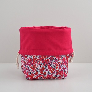 Közepes méretű behúzós projekt táska kézimunkához (Liberty Wiltshire Red Tana Lawn) - táska & tok - kézitáska & válltáska - kézitáska - Meska.hu