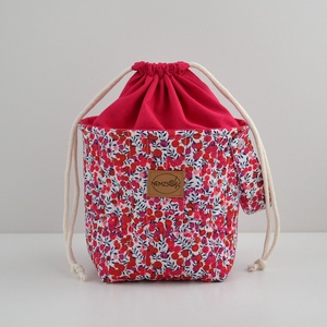 Közepes méretű behúzós projekt táska kézimunkához (Liberty Wiltshire Red Tana Lawn) - Meska.hu