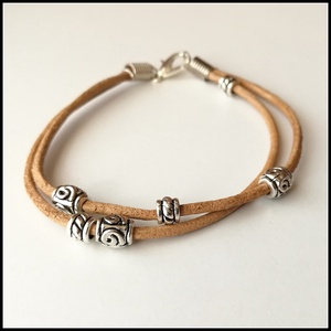 Egyedi natúr valódi bőr karkötő - Meska.hu